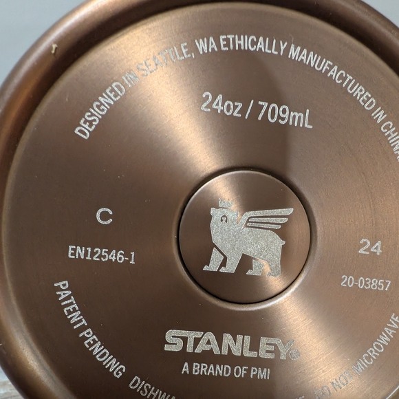 Stanley In 24 Oz Classic White Travel Mug - Picture 5 of 5
